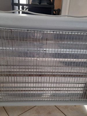 Θερμάστρα χαλαζία-αλογόνου μεταχειρισμένη με αερόθερμο και υγραντήρα