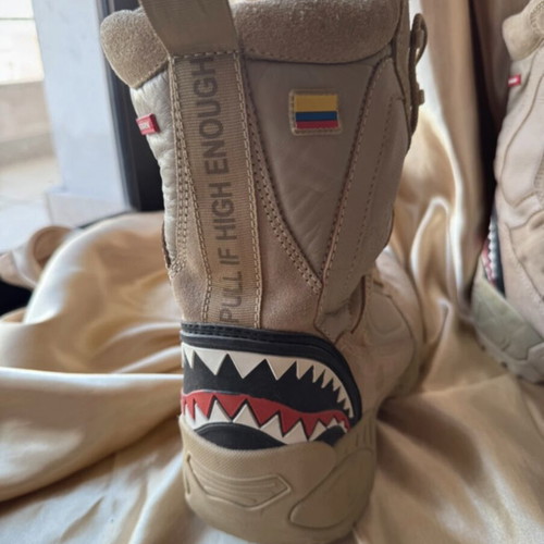 Sprayground Fuerza Cobra boots like new, beige, size 44