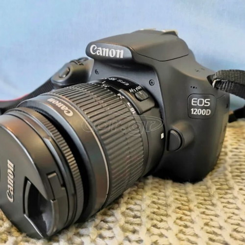 Canon EOS 1200D DSLR Camera Kit 18-55mm lens like new