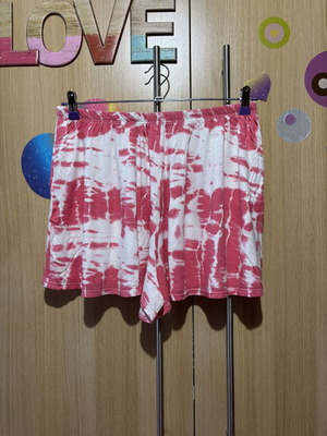 Boohoo plus size women's airy shorts like new, white and pink