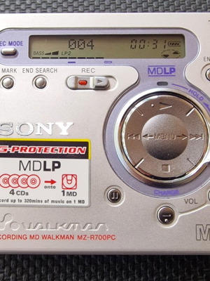 Sony Minidisc Walkman Player and Recorder MZ-R700PC like new, silver