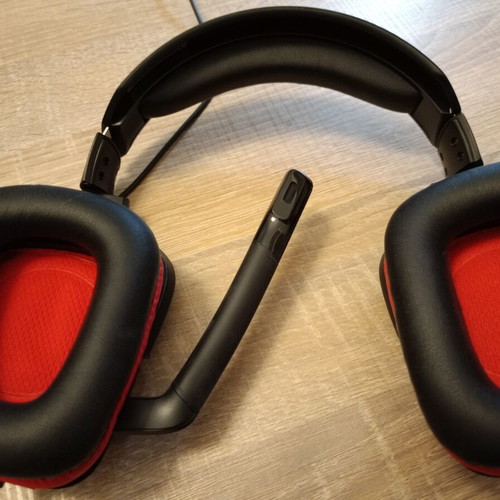 Logitech G332 Gaming Headphones like new, wired 3.5mm connection
