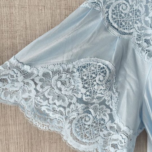 Vintage Primavera nightgown and robe set turquoise like new