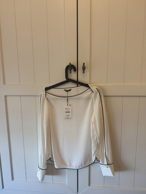 Zara white blouse with black piping new, size M
