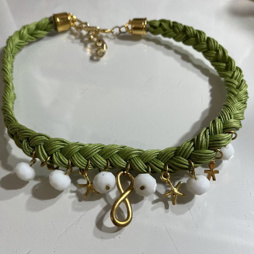 Handmade necklace like new, green