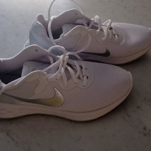 Nike women's athletic shoes like new, size 38-38.5, white
