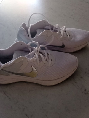 Nike women's athletic shoes like new, size 38-38.5, white