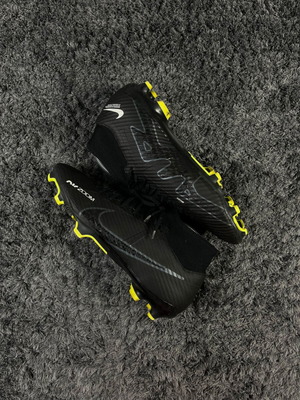 Nike Zoom Superfly 9 Academy Cleats like new, men's football boots size 42.5