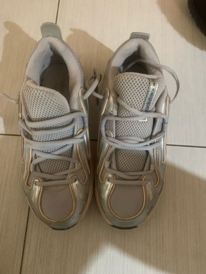 Αθλητικά Adidas νούμερο 38 σαν καινούργια, γκρι με ροζ λεπτομέρεια