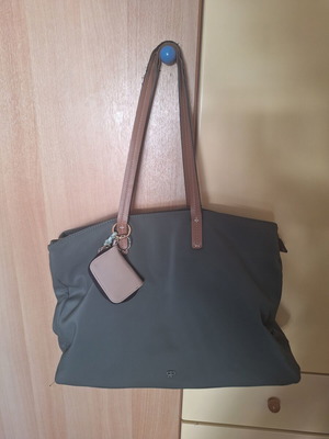 School bag like new, green color