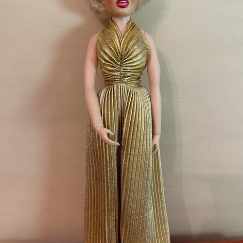 Rare Marilyn Monroe collectible doll 1982 like new