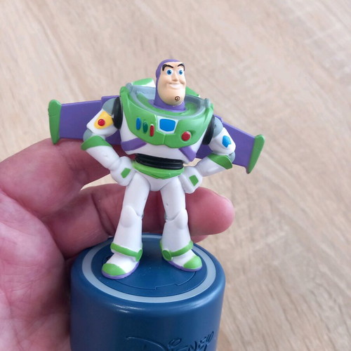 Deagostini figure with illuminated base like new