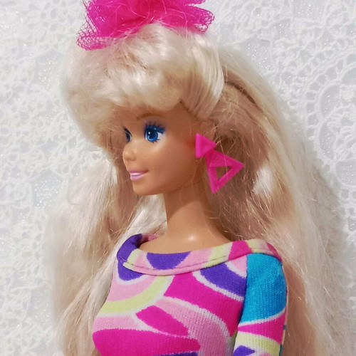 Totally Hair Barbie Mattel 1992 like new, collectible
