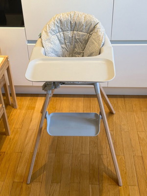 Stokke Clikk столче за хранене с възглавница, сиво, като ново