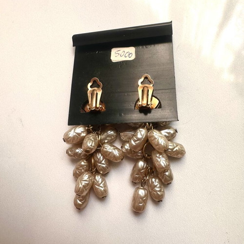 Vintage Cascade clip-on earrings with embossed texture, white and gold