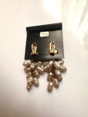 Vintage Cascade clip-on earrings with embossed texture, white and gold
