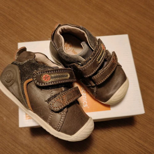 Biomecanics baby shoe size 20 lightly worn