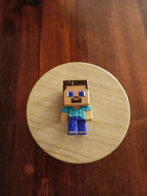 Minecraft figure Kinder Joy