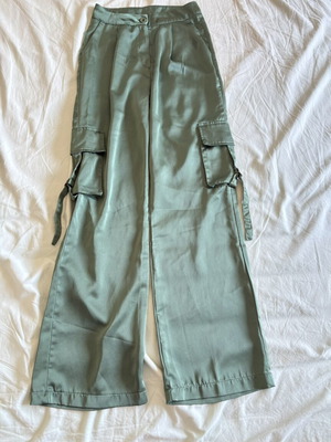 High-waist green pants like new, satin fabric, size S