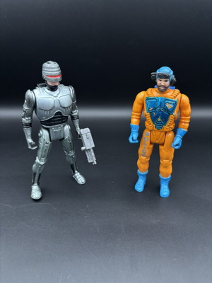 Kenner RoboCop Ultra Police Cap-Firing Action Figure 1988 like new
