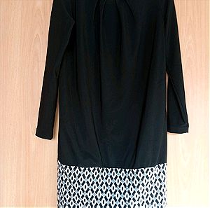 Φόρεμα μαύρο ζέρσεϊ με ωραίο σχέδιο κάτω ασπρόμαυρο με ασημί λεπτομέρειες