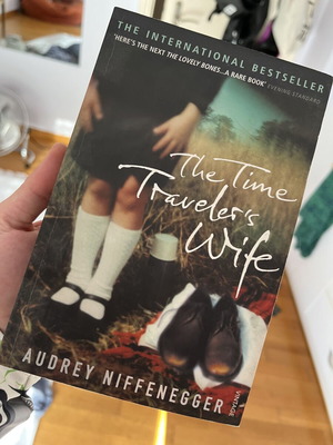 The Time Traveler's Wife book like new