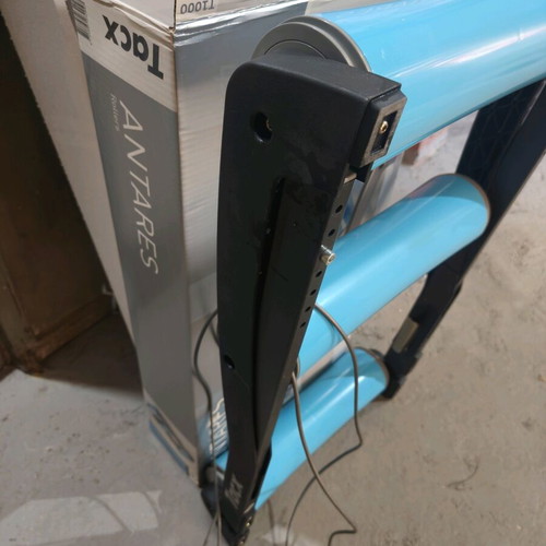 Tacx Antares bike trainer like new with new belt