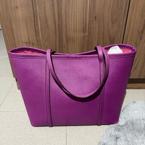Victoria's Secret shoulder bag like new, saffiano leather, pink and purple
