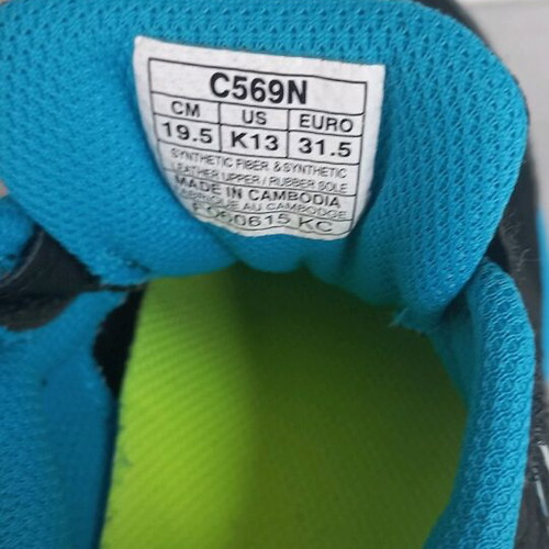 Asics kids athletic shoes like new, size 31