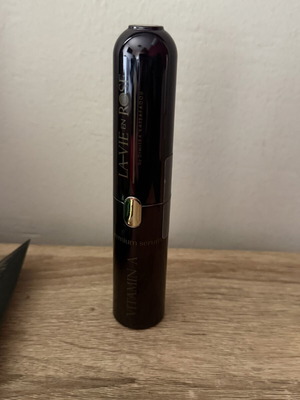 La Vie en Rose Premium Vitamin A facial serum like new