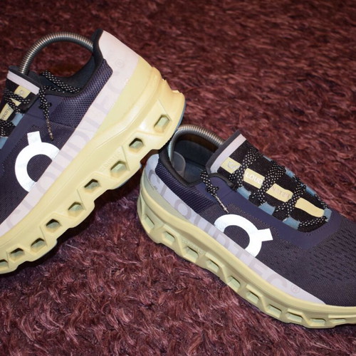 On Cloudmonster sports shoes used, size 44, blue