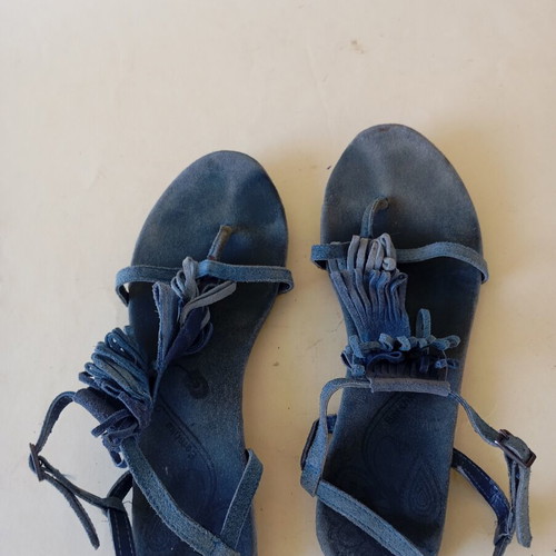 Bershka blue leather sandals used, size 36
