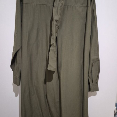 Khaki dress size 40 new with side slits, midi length