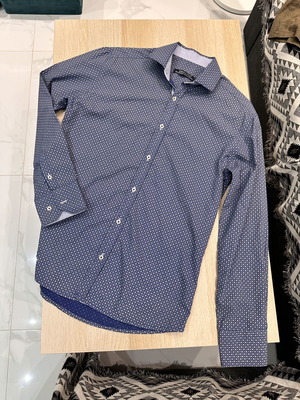GreenLand men's shirt blue with pattern medium like new