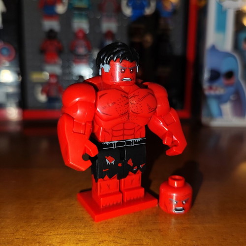Red Hulk Brave New World minifigure like new with accessories