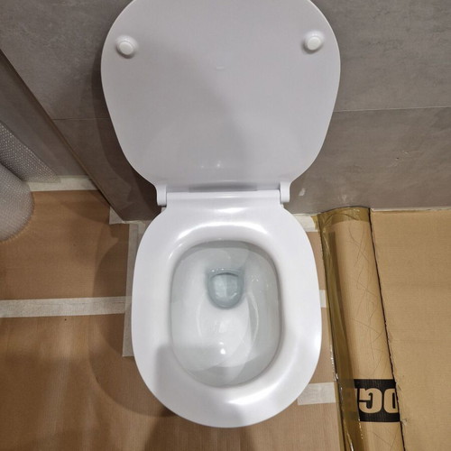 Connect Air Aquablade Toilet Bowl with Soft Close Seat Ideal Standard like new