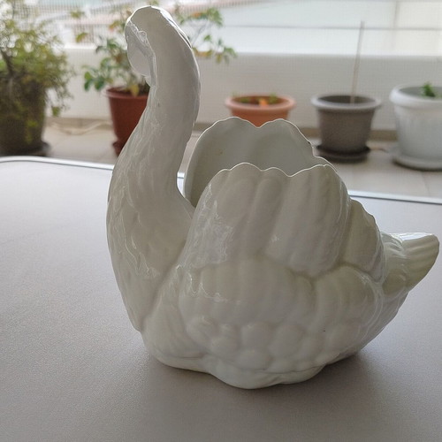 Porcelain decorative swan used, Keramikos