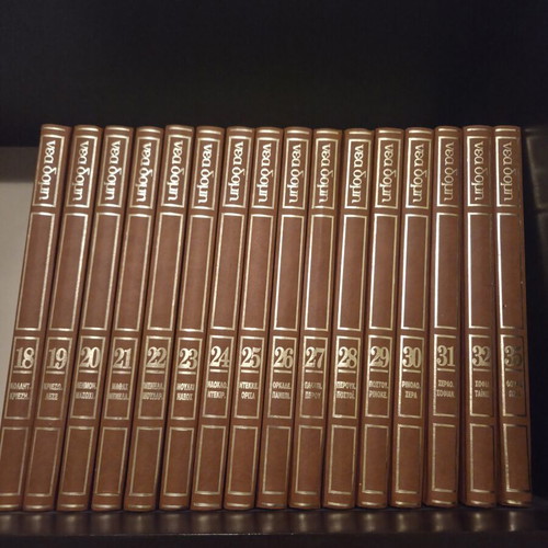 Nea Domi encyclopedia collection 1-35 like new