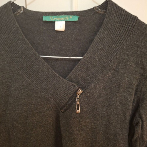 Small women's knitted sweater new, gray anthracite, Leonards