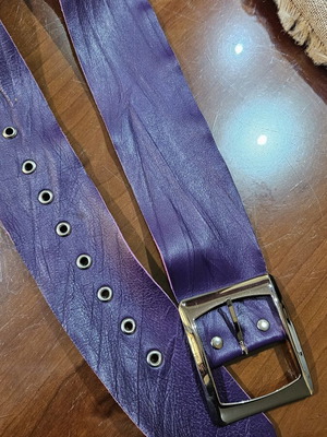 Vintage belt with large buckle like new, size 90, purple