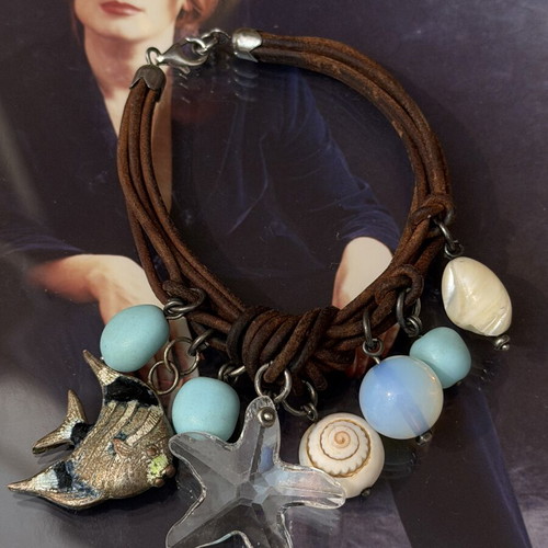 Bracelet with silver clasp and semi-precious stones like new, length 19 cm