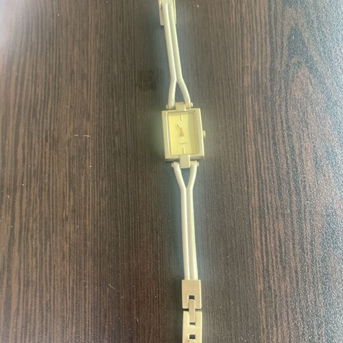 Women's wristwatch gold like new
