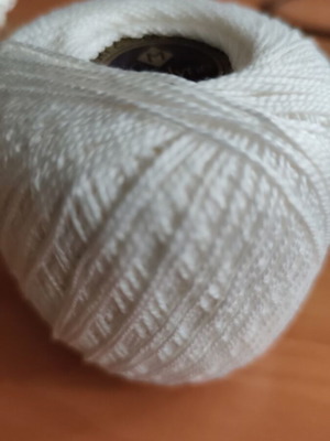 Кълбо за плетене на една кука ново