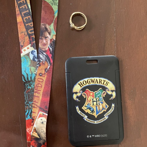 Harry Potter set: Hogwarts lanyard, card holder & Golden Snitch ring