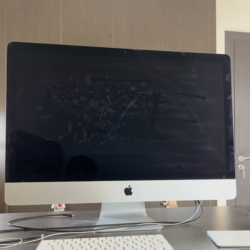Apple iMac 27 inches 5K used with 16GB RAM and Radeon Pro 570