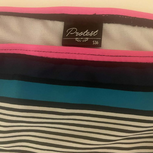 Protest women's bikini like new, size small, multicolor