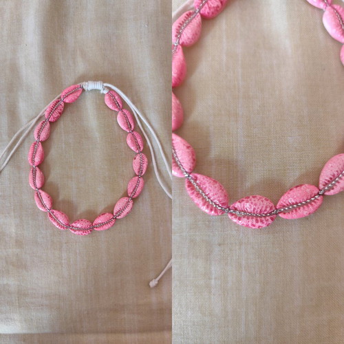 Handmade necklace with pink shells new, chocker style
