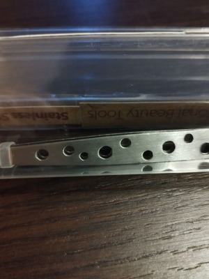 Nail and eyebrow tools new, set of 2 pieces