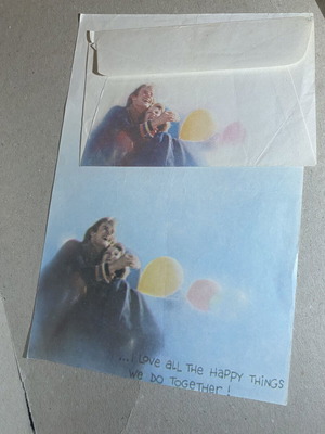 Vintage letter writing set in good condition with sheet and glue