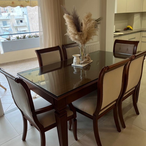 Dining table 1.65x0.90 with glass like new